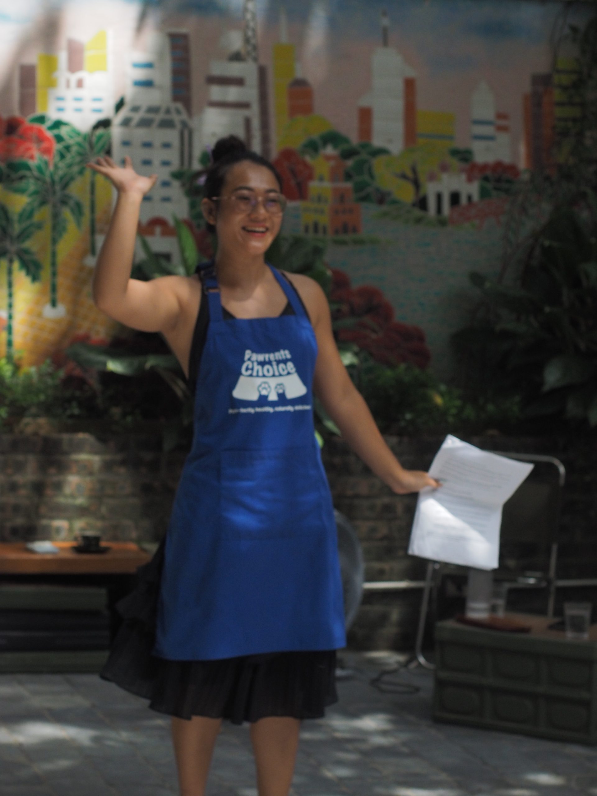 Đại diện Pawrents Choice chia sẻ kiến thức dinh dưỡng tại Bark & Brew